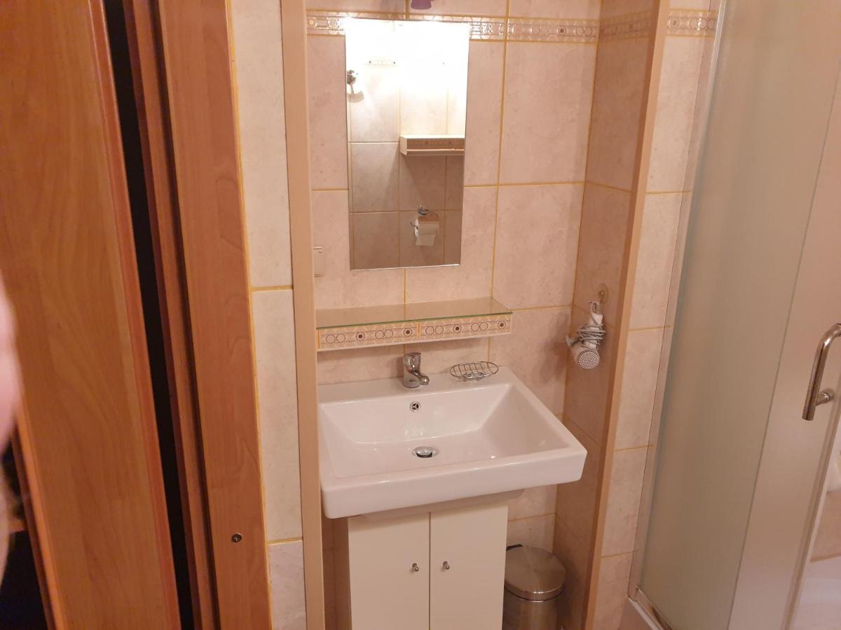 Jelenia Góra Sobieszów APARTAMENT BASIA Zielone Wzgórze -Willa Tosia Zewnętrze zdjęcie